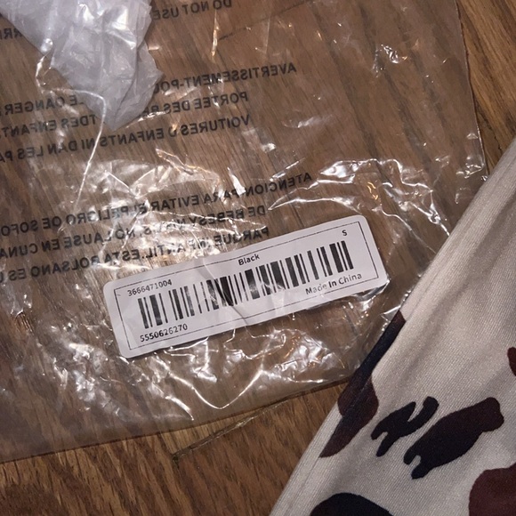 NEW Cow Print “Just a Small Town Girl” Graphic Tee Size Small - Picture 3 of 7